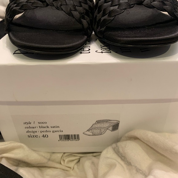 NWB Pedro Garcia Xoco Satin Swarovski Crystal Block Heel Sandal - Picture 10 of 11